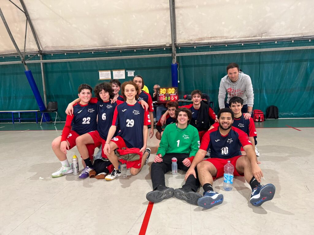 I ragazzi dell'under17 alla fine della partita vinta contro Vicenza