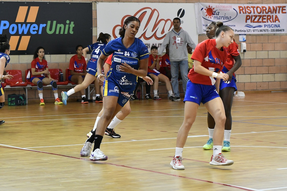 Suleky Gomez e Giorgia Meneghini alla partita Pontinia - Cellini d'andata in campionato